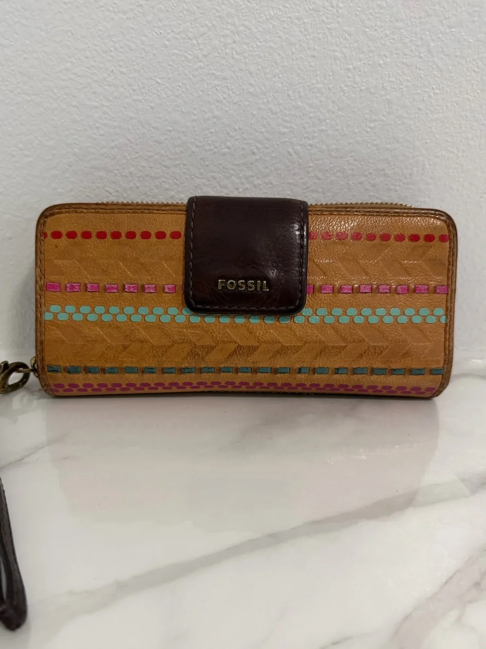 Fossil  Tab Zip-Around Wallet / Clutch, Tan leather